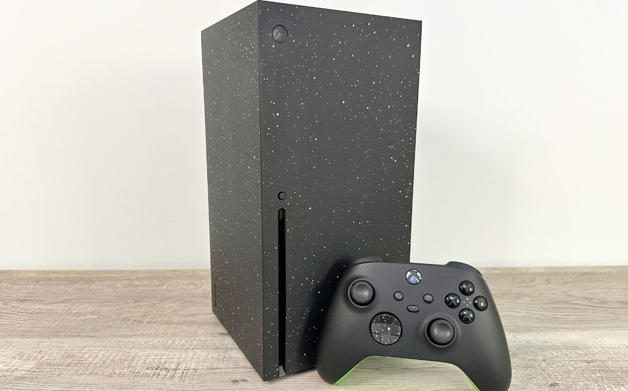 Microsoft Xbox Series X 1TB SSD Gaming Console - 8X Cores Zen 2 CPU, 12 TFLOPS. RDNA 2 GPU, 16GB. DDR6 RAM, Up to 120 FPS, 8K HDR, 4K UHD Blu-Ray^